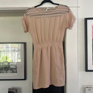 BCBG elastic waist light dress with pockets